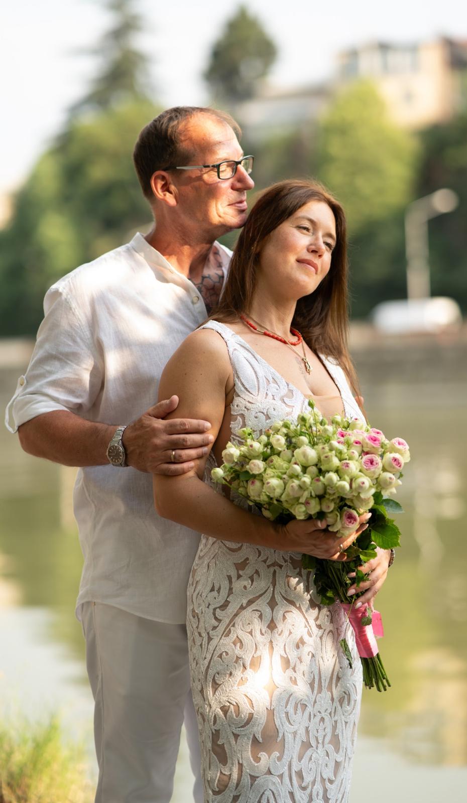 Paar bei Sonnenuntergang